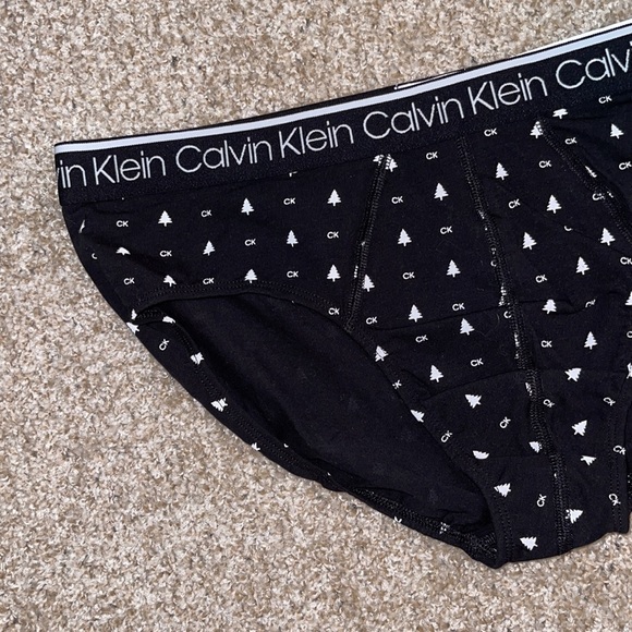 Calvin Klein Men’s Hip Brief Underwear🆕 - Picture 3 of 6
